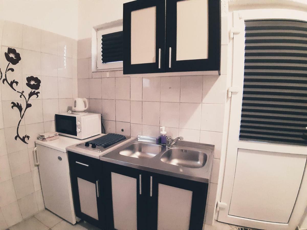 Apartments Leonarda Murter Exterior foto